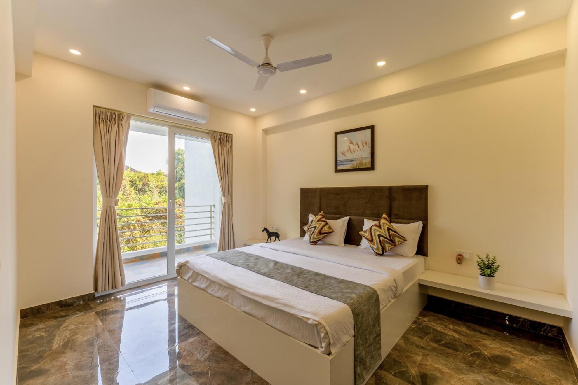 Lavish Apartments with Swimming Pool near Candolim Beach Marmagao 외부 사진