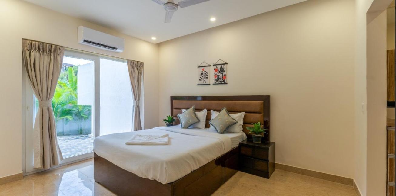 Lavish Apartments with Swimming Pool near Candolim Beach Marmagao 외부 사진